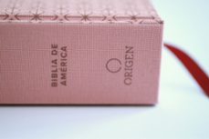 la biblia católica: edición letra grande. tapa dura, tela rosada con flores-9798890985309