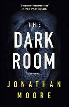 the dark room-jonathan moore-9781409165040